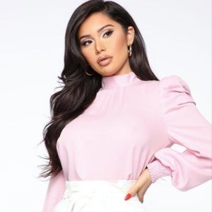 🛑TEMPORARY HOLD🛑 ⭐️NWT Blush Pink Femme Mock Neck Puff Sleeve Top